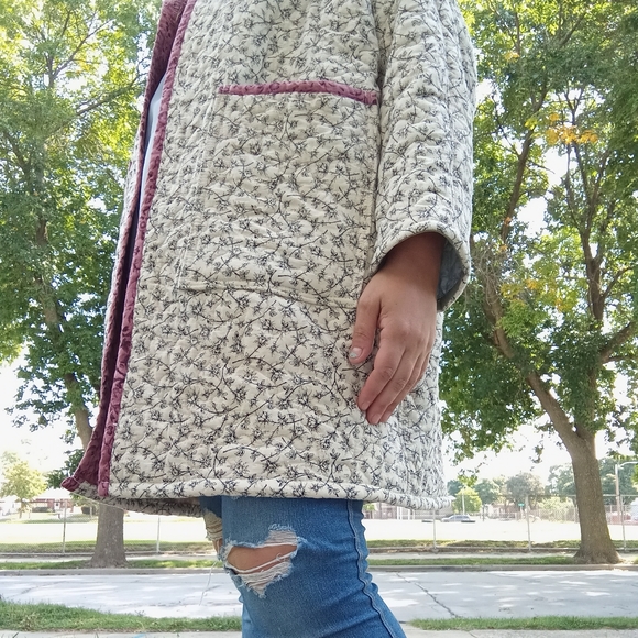 Vintage Quilt Coat, Floral Coat, Black Rose Quilt Coat - Picture 4 of 4